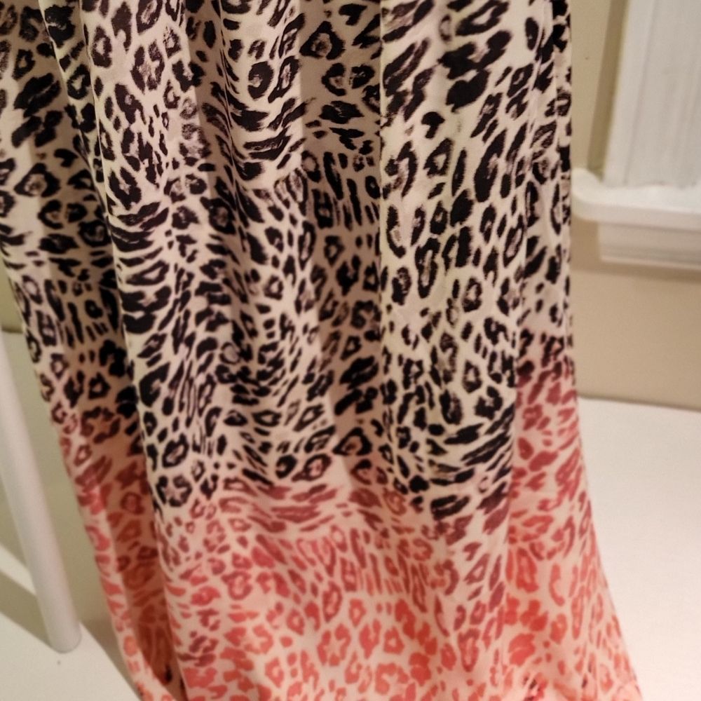 H & M 🌸NWT🌸 Leopard Print Maxi Dress  Open BACK Size 8 - Picture 6 of 12